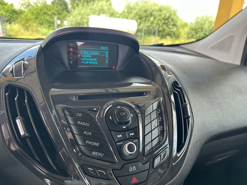 Ford Tourneo Courier (2015) 1.6TDCi GARANCE KM - fotka 11 z 13