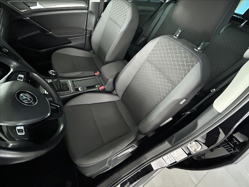 Volkswagen Golf 1,6   TDI 85kW,JOIN,TAŽNÉ,SERV - fotka 24 z 30