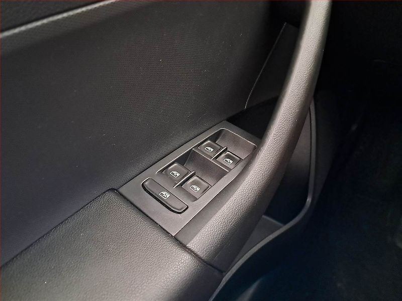 Škoda Rapid (2015) Spaceback 1.4 TDI - fotka 15 z 15