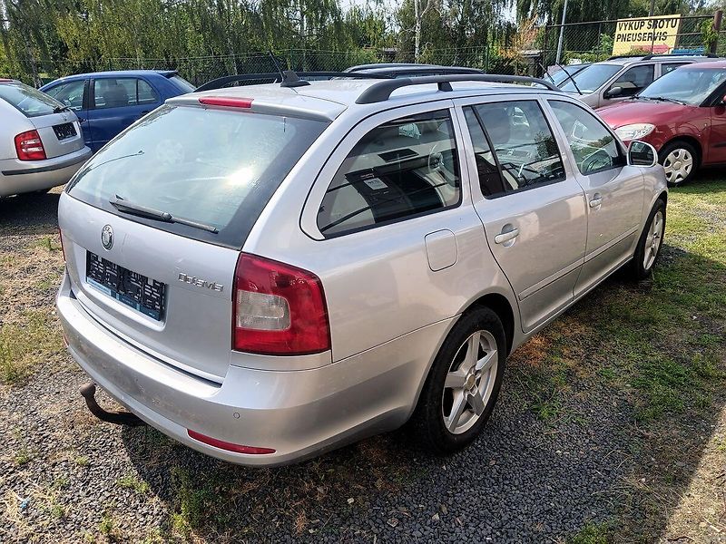 Škoda Octavia 1.9 TDI PD DPF Ambiente Combi - fotka 5 z 21