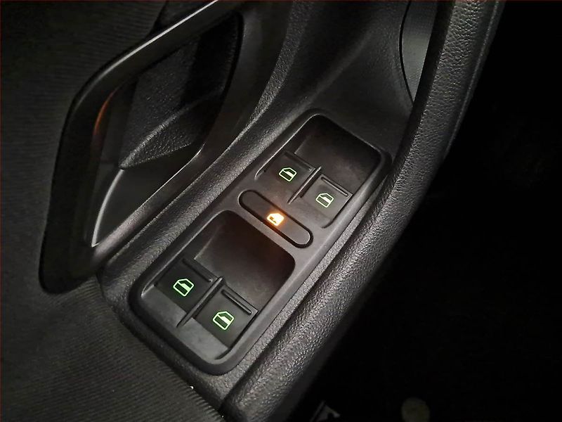 Škoda Fabia (2010) Elegance 1.2 TSI, Serv.kniha - fotka 16 z 19
