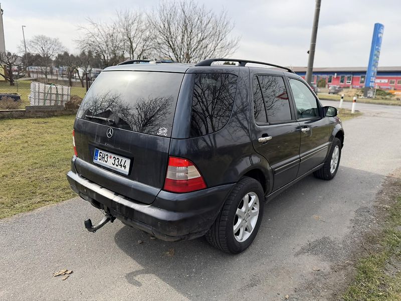 Mercedes-Benz Třídy M (2001) ML270 120kW, Tažné, Automat - fotka 5 z 19