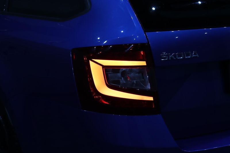 Škoda Octavia 3 FL Combi 2.0 TSI 169 kW RS - fotka 8 z 39