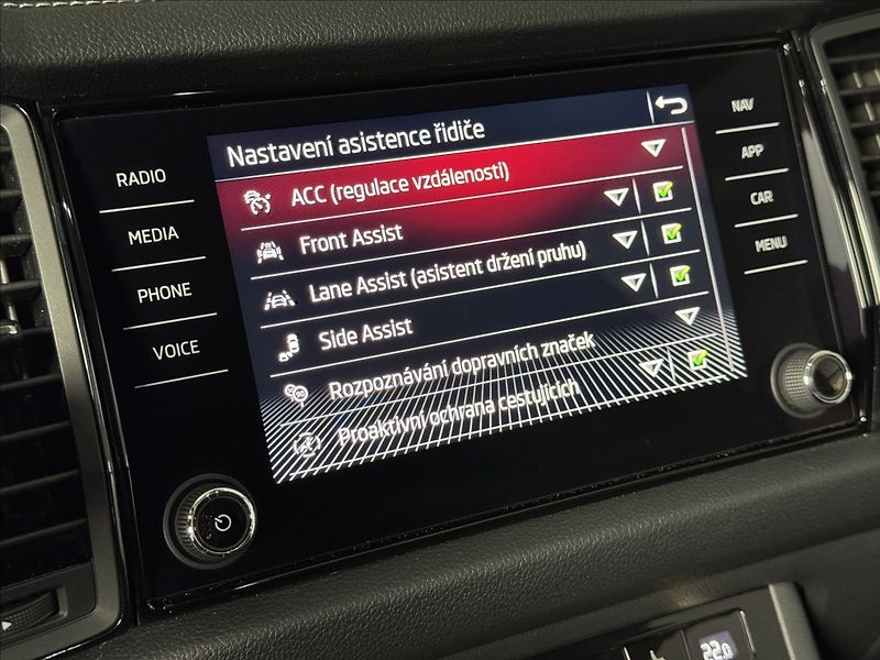 Škoda Kodiaq 2,0 TDi  DSG Clever LED Assist - fotka 31 z 48