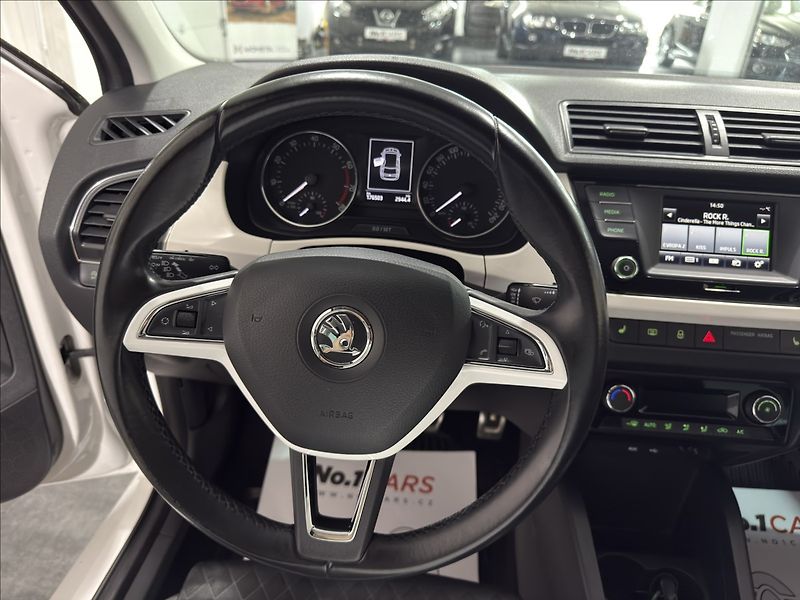 Škoda Fabia 1,2   TSI SPORT VÝHŘEV SEDADEL - fotka 8 z 28