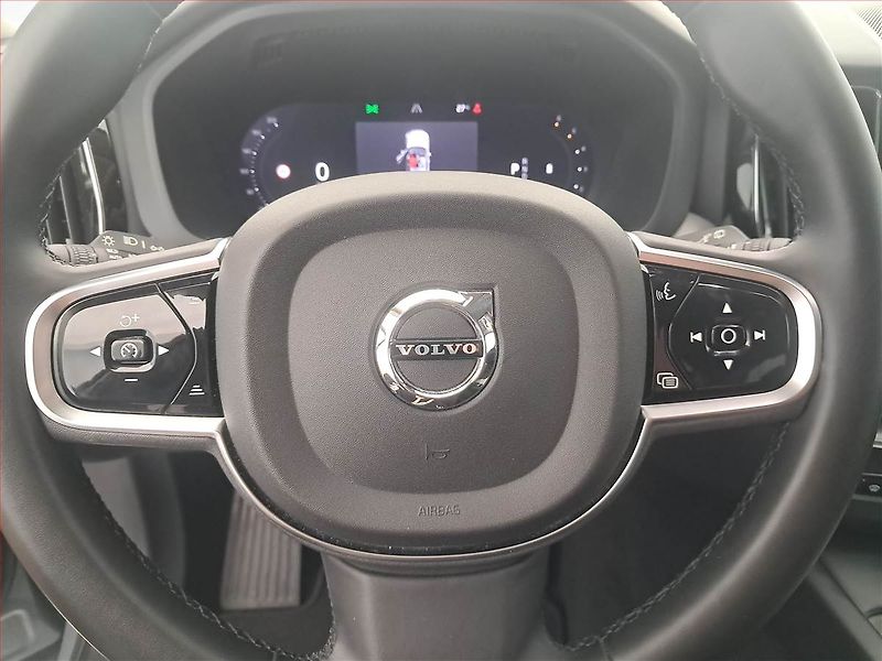 Volvo XC60 (2023) B4 AWD - fotka 18 z 18