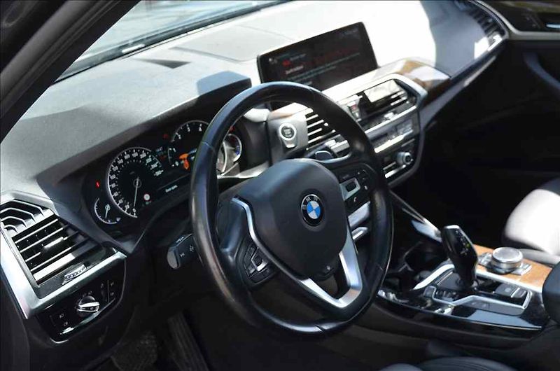 BMW X3 (2019) XDRIVE 30I - fotka 12 z 21