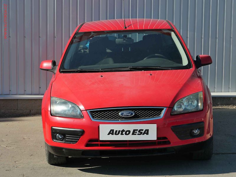 Ford Focus (2005) 1.6 TDCi, AC - fotka 2 z 17