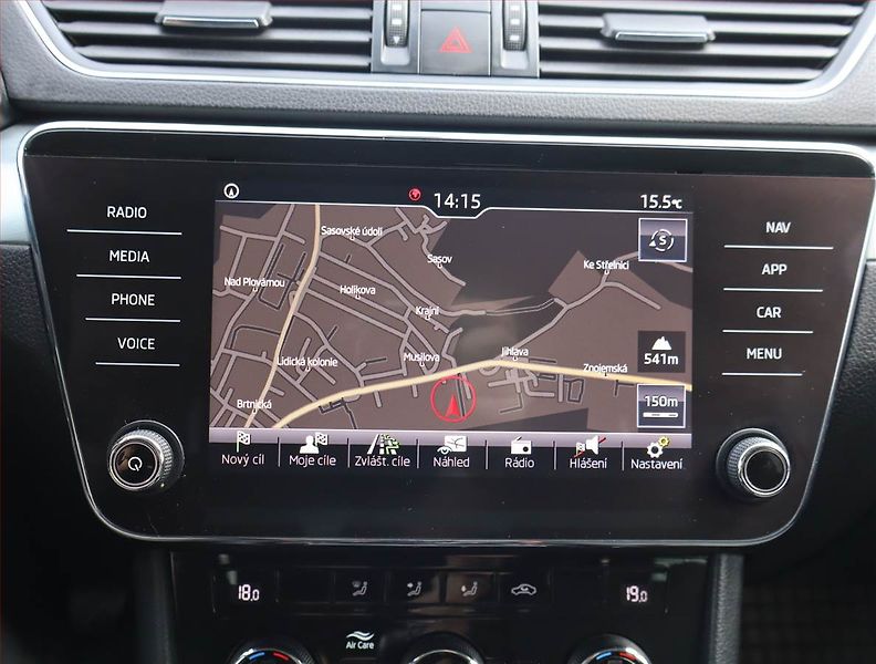 Škoda Superb (2018) Ambition 1.6 TDI, Bi-Xenony - fotka 12 z 20