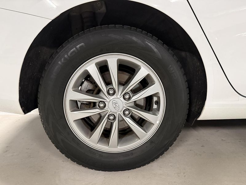Hyundai i30 (2021) 1.0 T-GDI Comfort automat - fotka 19 z 20