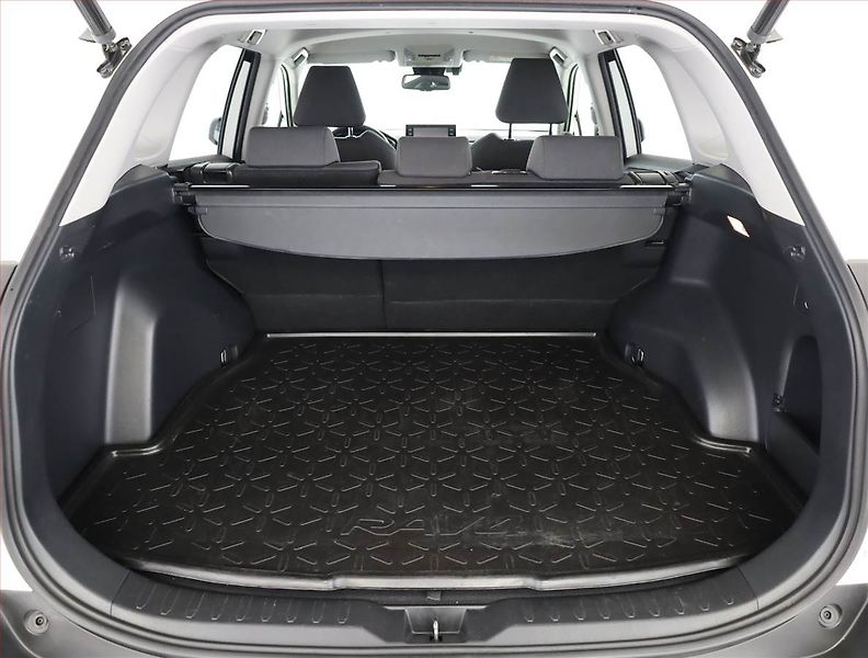 Toyota RAV4 (2020) 2.0 Valvematic - fotka 19 z 20