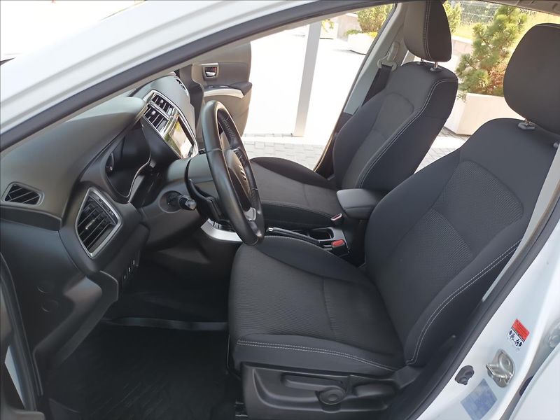 Suzuki SX4 S-Cross 1,4 ,103kw,ČR,1MAJ,LED,TAŽNÉ, - fotka 14 z 43