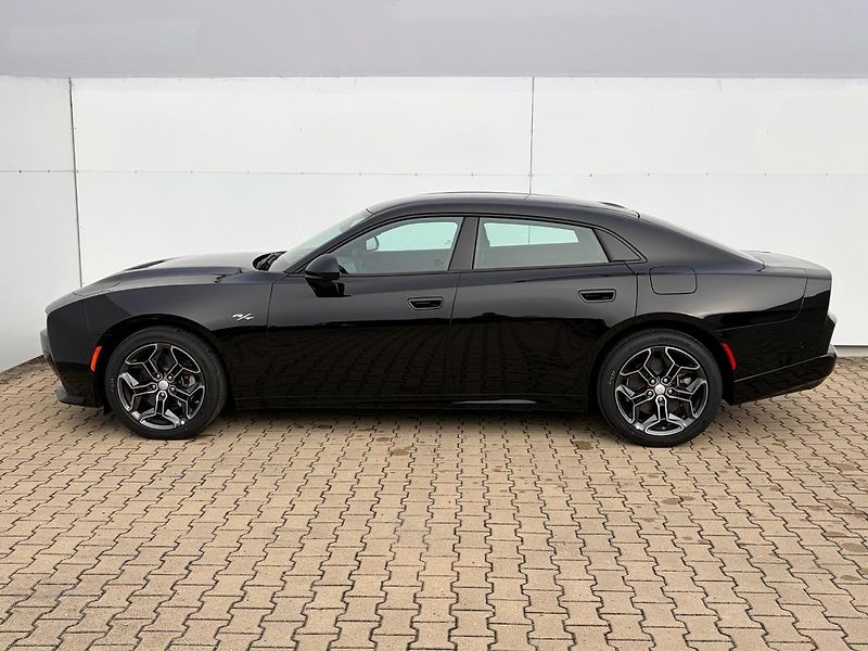 Dodge Charger 4dv. R/T 3,0 V6 AWD - fotka 3 z 40