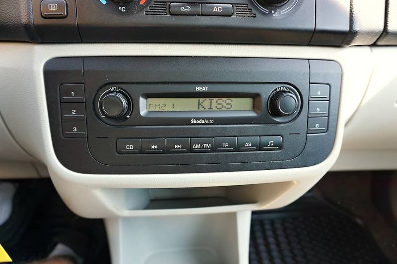 Škoda Roomster (2007) SCOUT 1,6 16V 77 kW - fotka 27 z 36