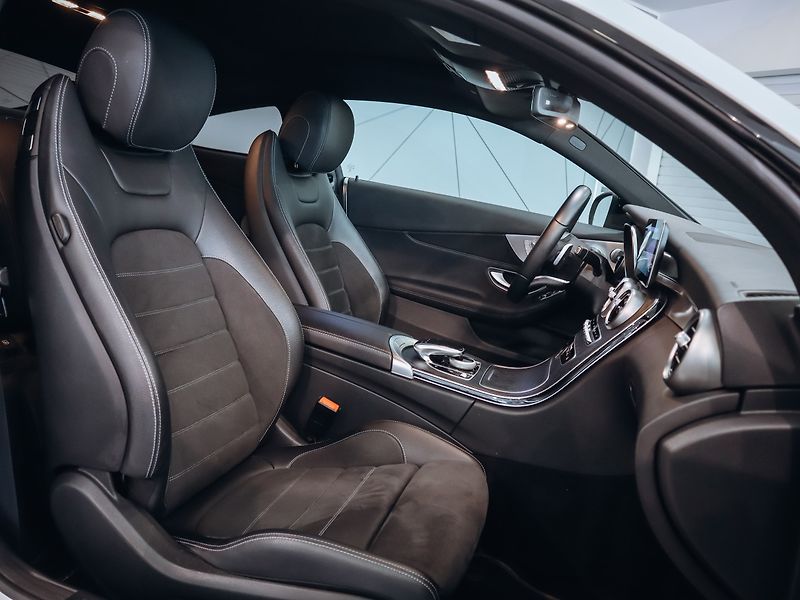 Mercedes-Benz Třídy C C 300d coupe 4MATIC AMG - fotka 24 z 32