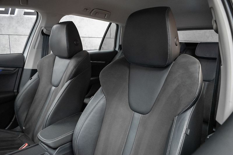 Škoda Octavia 1.5TSI REZERVACE - fotka 18 z 47