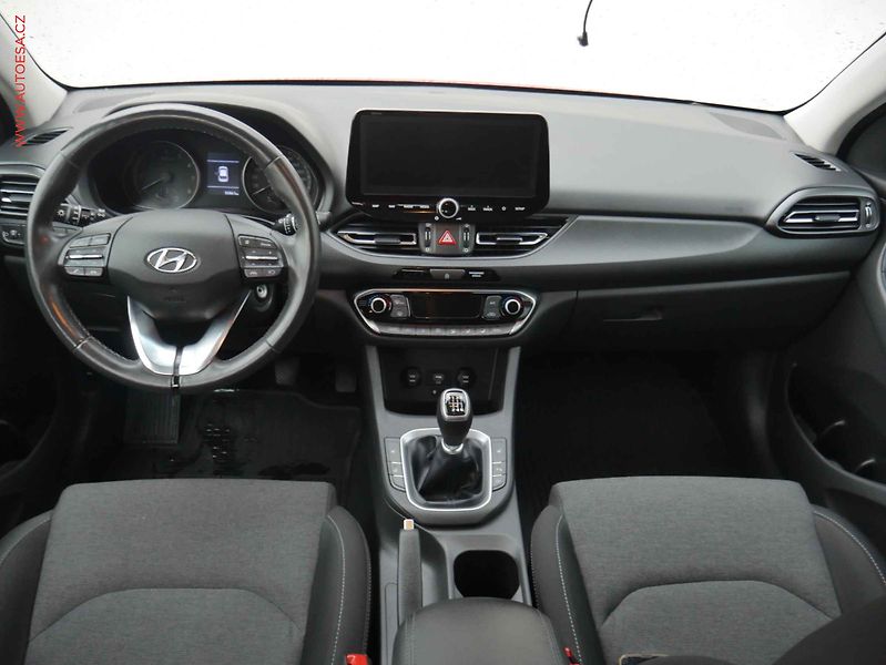 Hyundai i30 (2022) 1.5DPi, 1.maj,ČR, servis - fotka 8 z 16