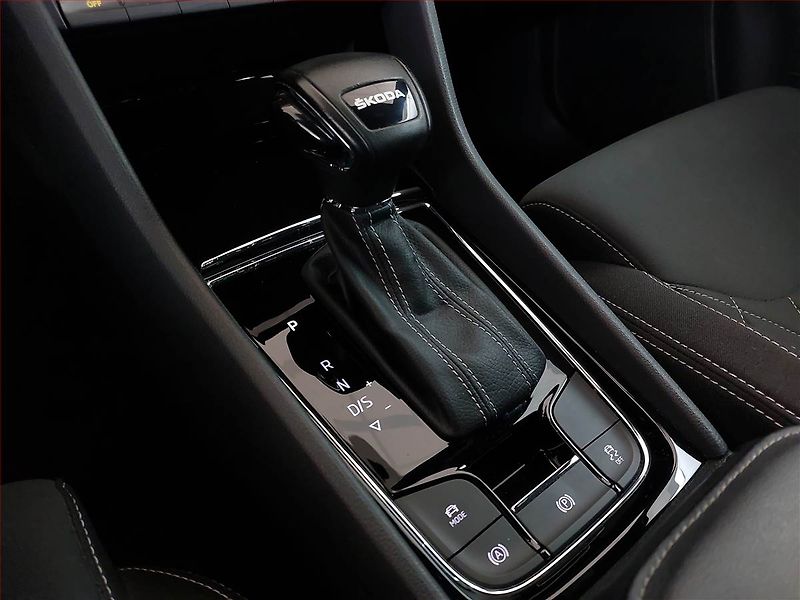 Škoda Karoq (2022) Sportline 1.5 TSI - fotka 11 z 21