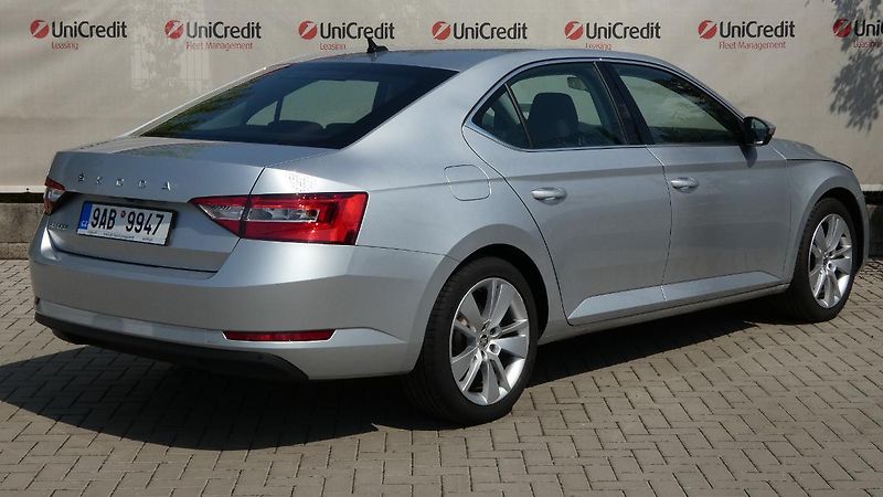 Škoda Superb 2,0 TDI 147kw DSG Style - fotka 3 z 16