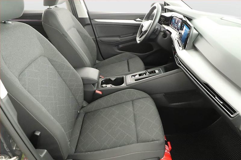 Volkswagen Golf (2023) Life 2.0 TDI, Automat - fotka 7 z 20