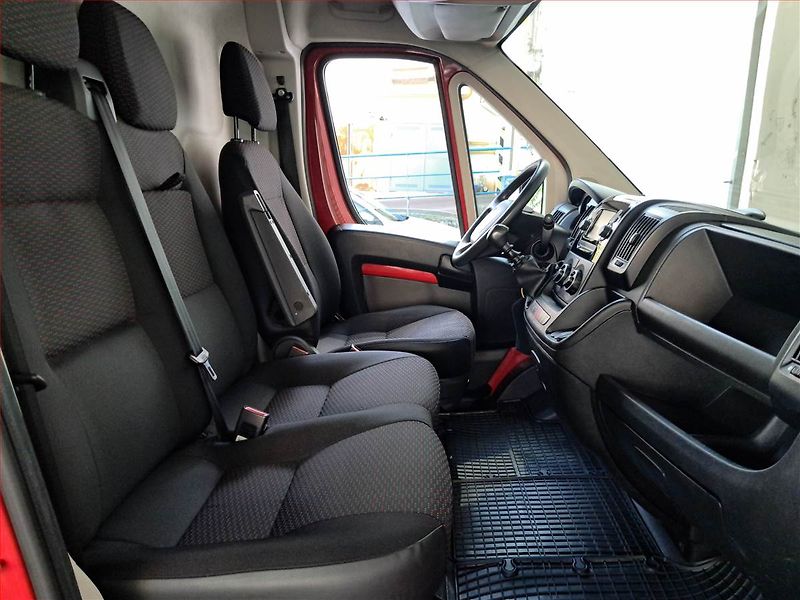 Peugeot Boxer (2021) 2.2 BlueHDi, Maxi, 14m3, 1.0t - fotka 9 z 17