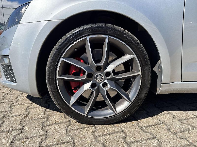 Škoda Octavia (2015) 2.0 TDI DSG RS - fotka 27 z 31