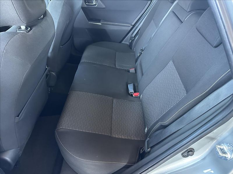 Toyota Auris 1,6 EXCLUSIVE TAŽNÉ - fotka 12 z 26