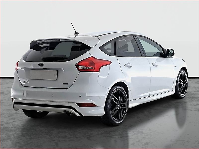 Ford Focus (2018) ST-Line 1.5 EcoBoost, Navi - fotka 5 z 18