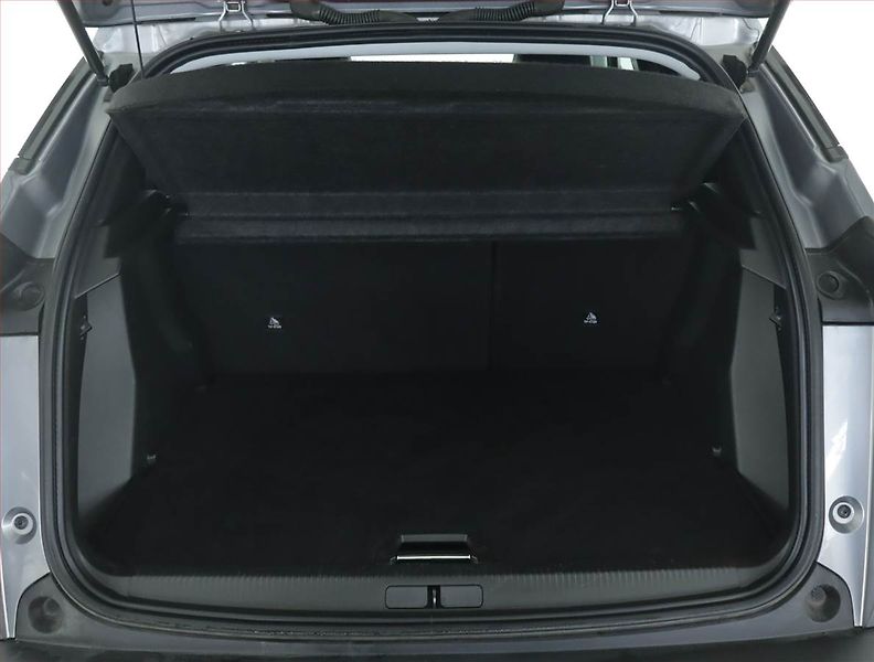 Peugeot 2008 (2022) Allure 1.2 PureTech, Automat - fotka 14 z 17