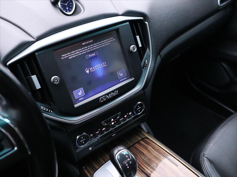 Maserati Ghibli 3,0 i 302kw 4X4 Q4 - fotka 24 z 40
