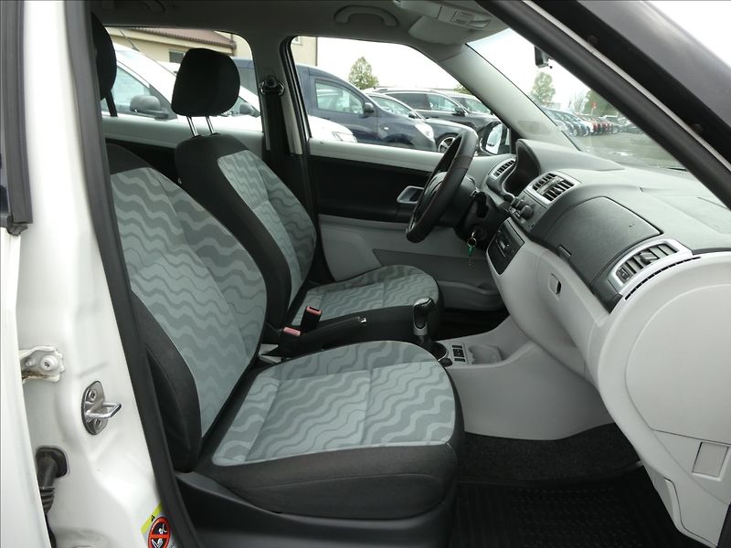 Škoda Fabia 1,2 HTP 51kW Ambiente,DPH,klim - fotka 19 z 51