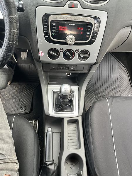 Ford Focus 1,6TDCI 74KW,KLIMA,2xPNEU - fotka 35 z 39