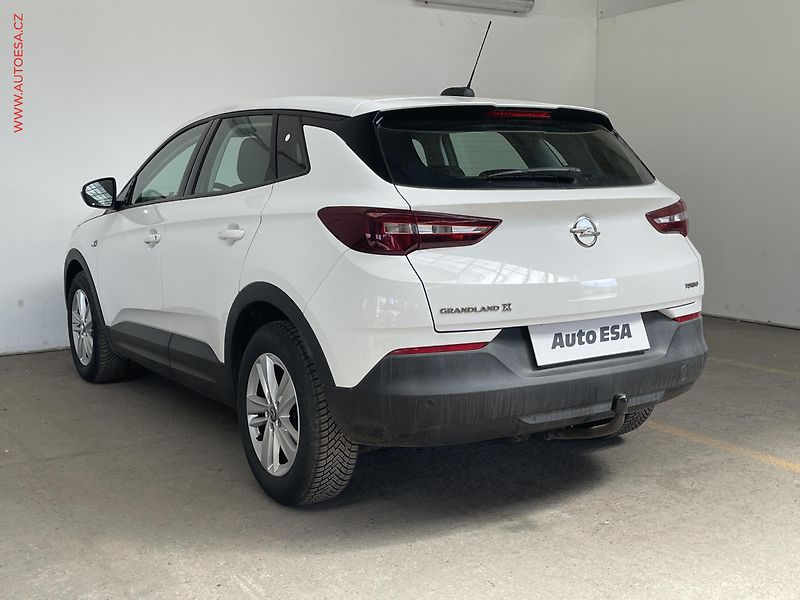 Opel Grandland X (2018) 1.2T, Edition, TZ - fotka 6 z 16