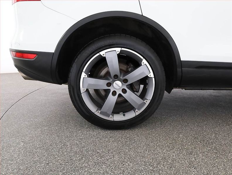 Volkswagen Touareg (2012) 3.0 TDI, 4X4, Automat - fotka 17 z 17
