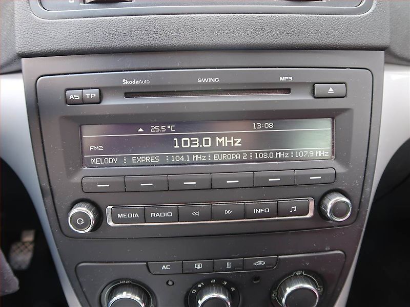 Škoda Yeti (2010) 2.0 TDI, 4X4, Tempomat - fotka 12 z 17