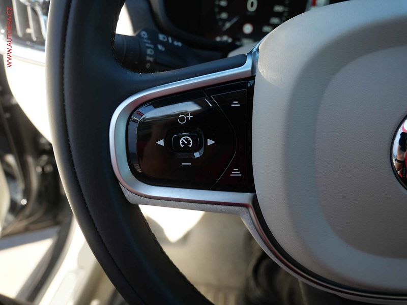 Volvo V90 (2018) 2.0 D5 4x4, Cross Country - fotka 12 z 34