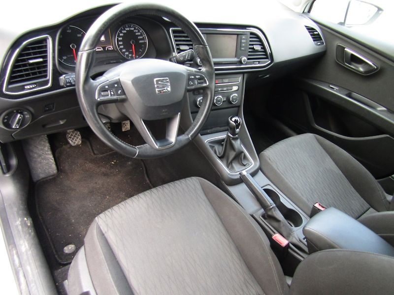 Seat Leon (2014) 16 TDI 77kW - fotka 13 z 35