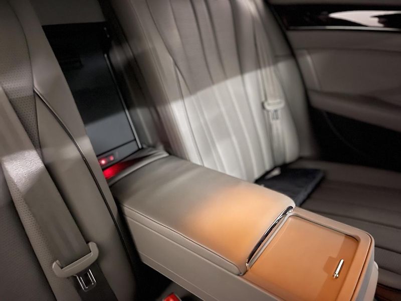 Bentley Flying Spur (2016) 6.0 625 PS  W12 - fotka 41 z 81