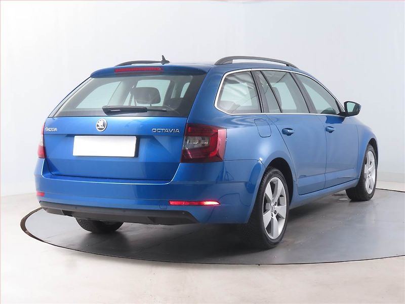 Škoda Octavia (2017) 1.6 TDI, Navi, Tempomat - fotka 5 z 16