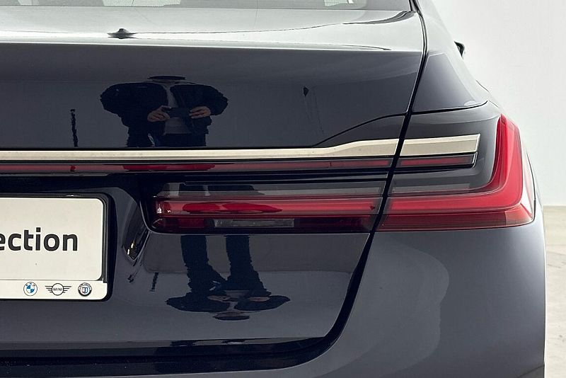 BMW Řada 7 M760Li xDrive - fotka 4 z 22