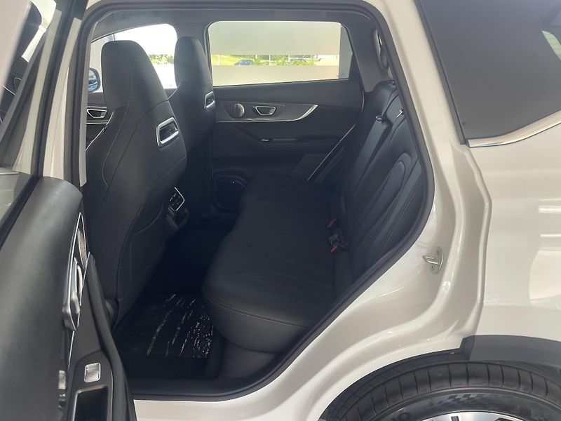 Chery Tiggo 7 (2026) 1,6T ICE Unique AWD - fotka 12 z 54