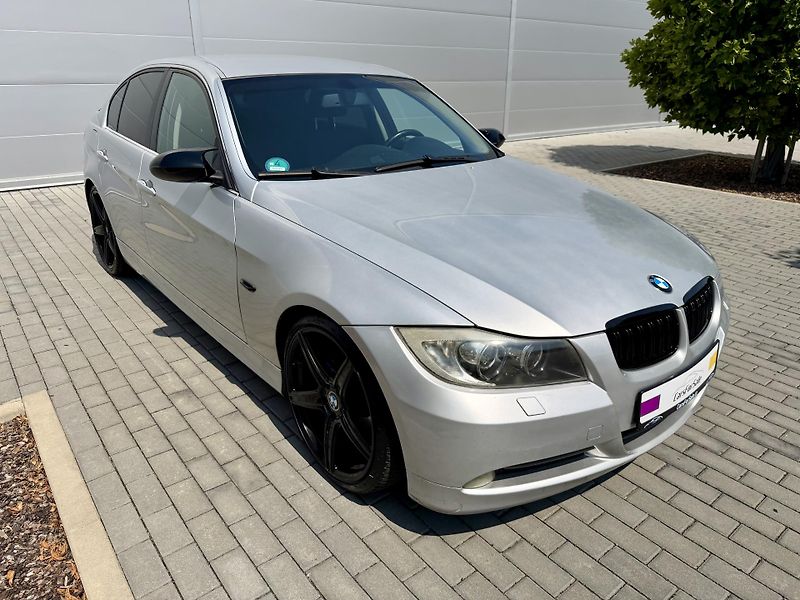 BMW Řada 3 (2005) 325i MANUÁL XENONY SPORTSITZE - fotka 1 z 19