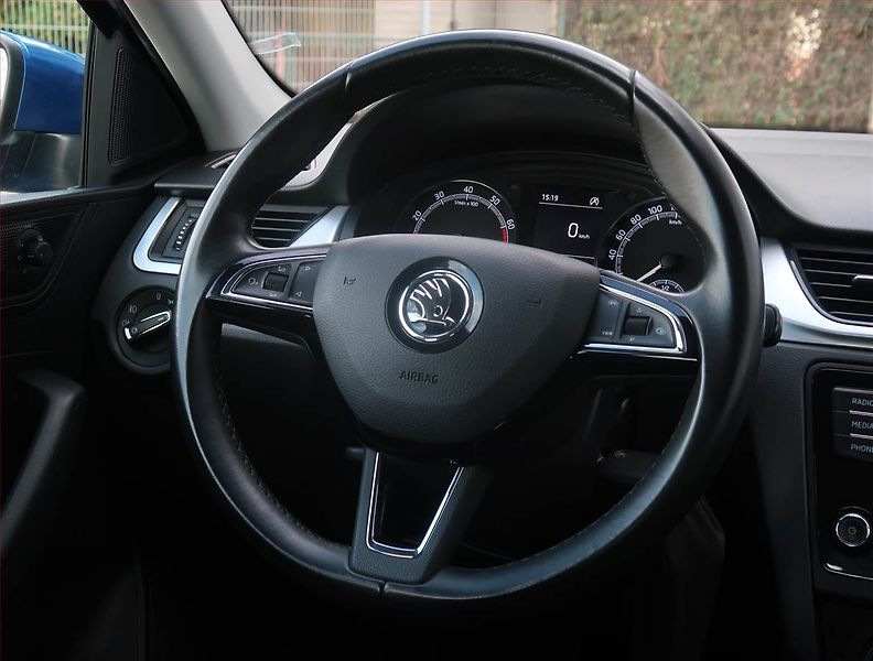 Škoda Rapid (2019) 1.0 TSI, Park. senzory - fotka 16 z 17