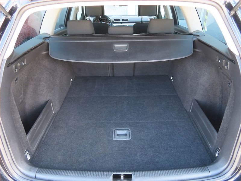 Volkswagen Passat (2013) 1.6 TDI, Serv.kniha, Navi - fotka 13 z 21
