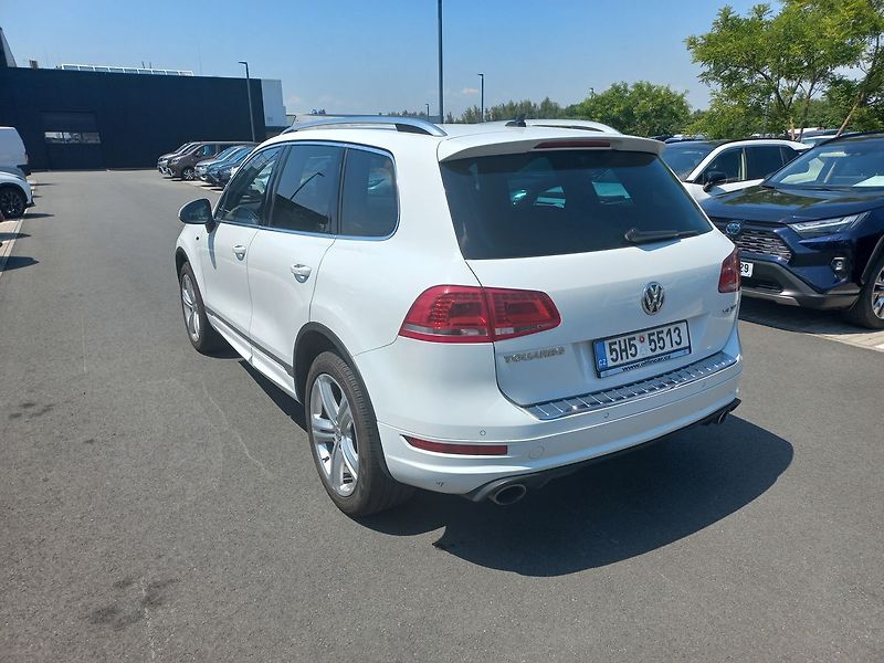 Volkswagen Touareg R-Line 4,2 V8 TDi 4motion - fotka 2 z 15
