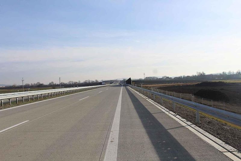 Dokončený úsek dálnice D49 od Hulína po mimoúrovňovou křižovatku u Martinic (prosinec 2024)