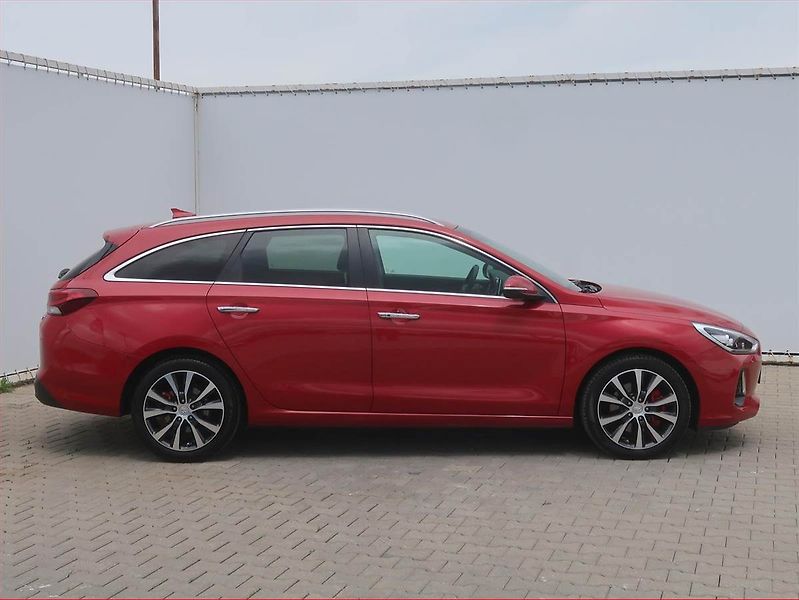 Hyundai i30 (2017) 1.6 CRDi, Automat, Serv.kniha - fotka 6 z 19