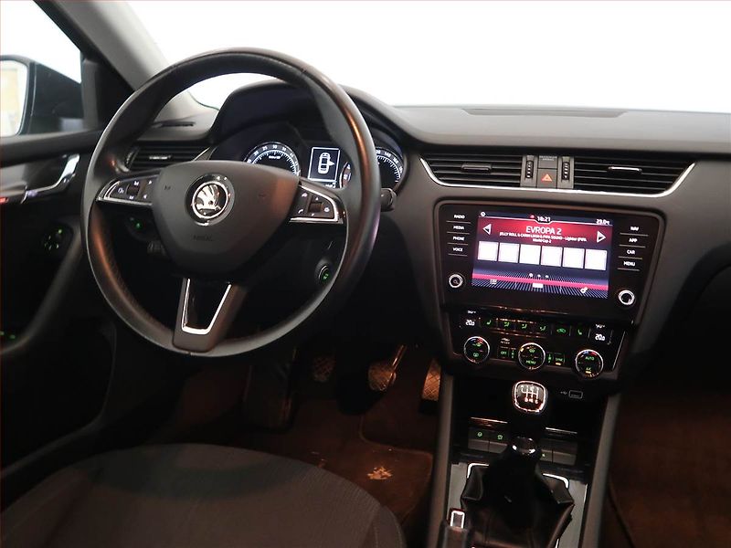 Škoda Octavia (2018) Style Plus 2.0 TDI, Navi - fotka 7 z 14