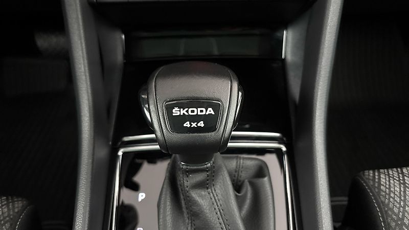 Škoda Karoq 2.0 TDI DSG 4x4 Style - fotka 24 z 30