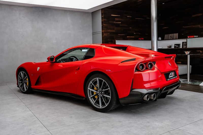 Ferrari 812 GTS, lift, karbon, CZ - fotka 18 z 40